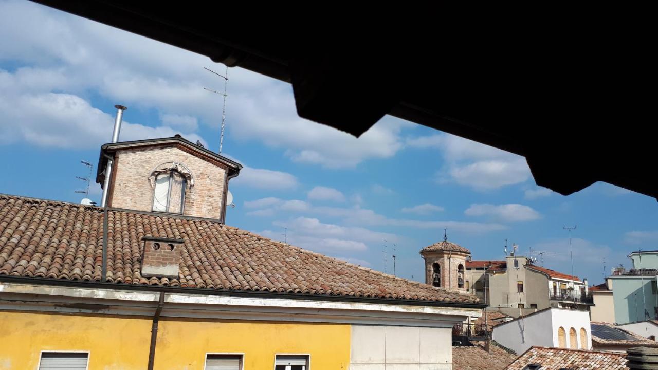Appartamento Sui Tetti Di Parma Exterior foto